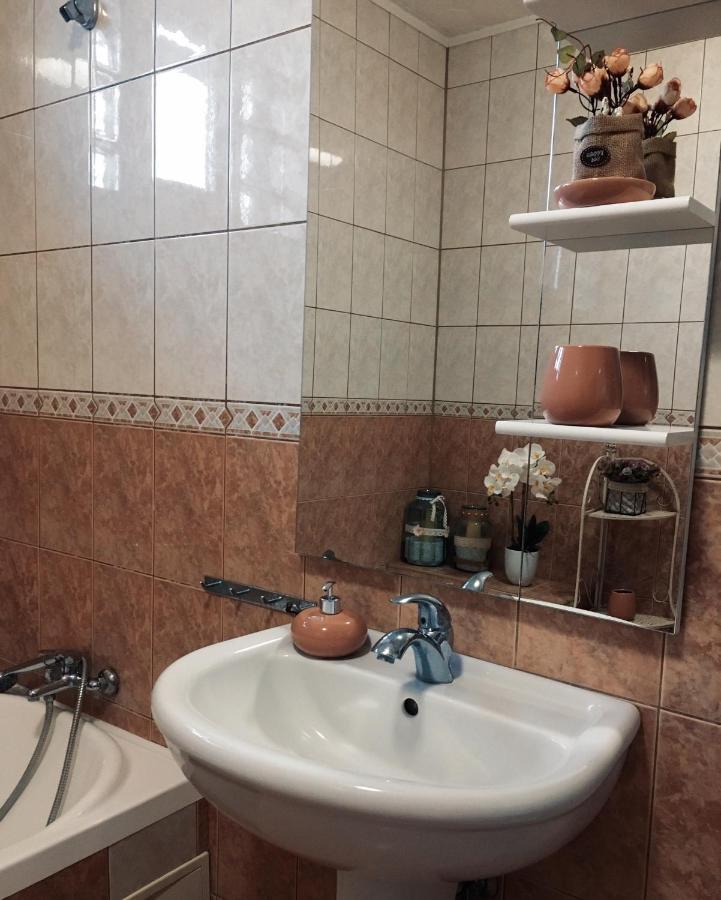 Kara Apartman Одореу Секуеш Екстериор снимка